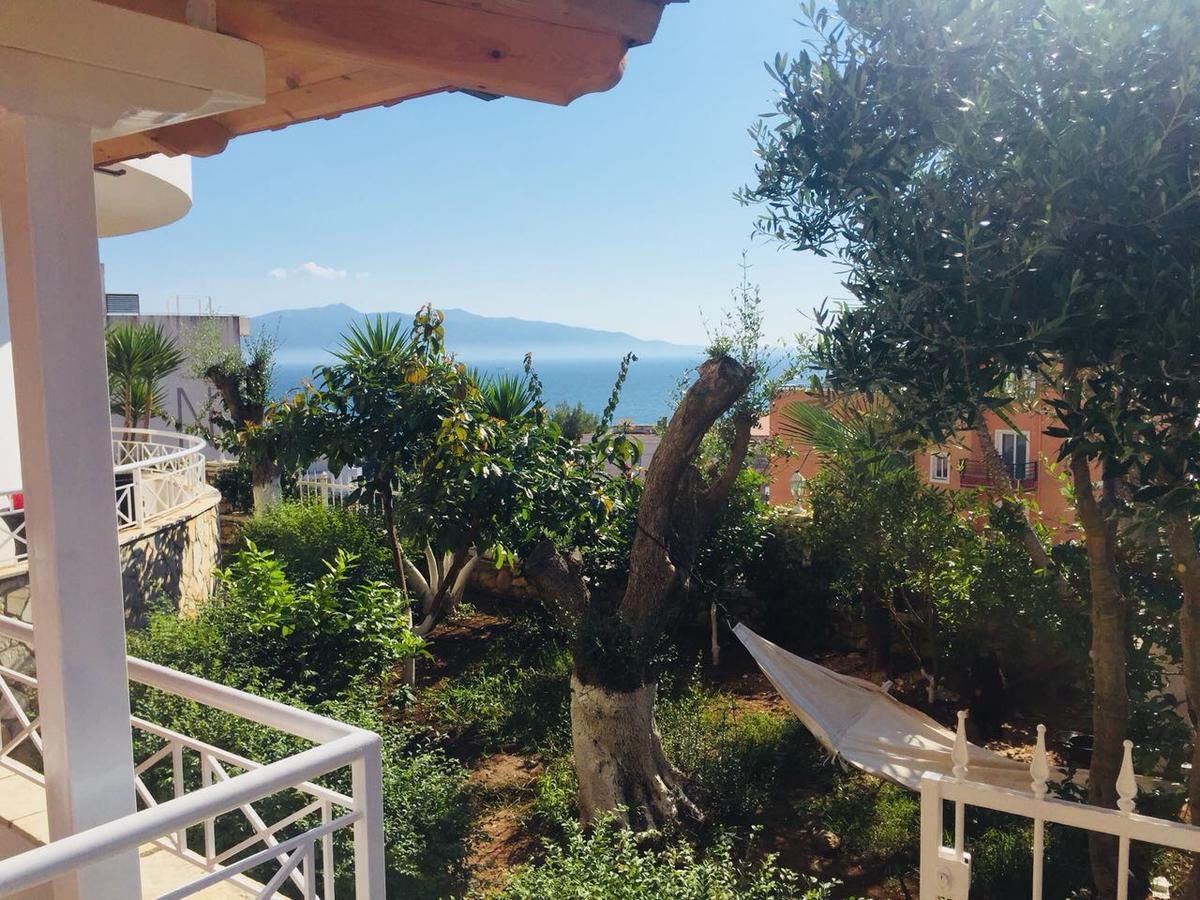 Apartments On The Beach Sarande Exterior photo