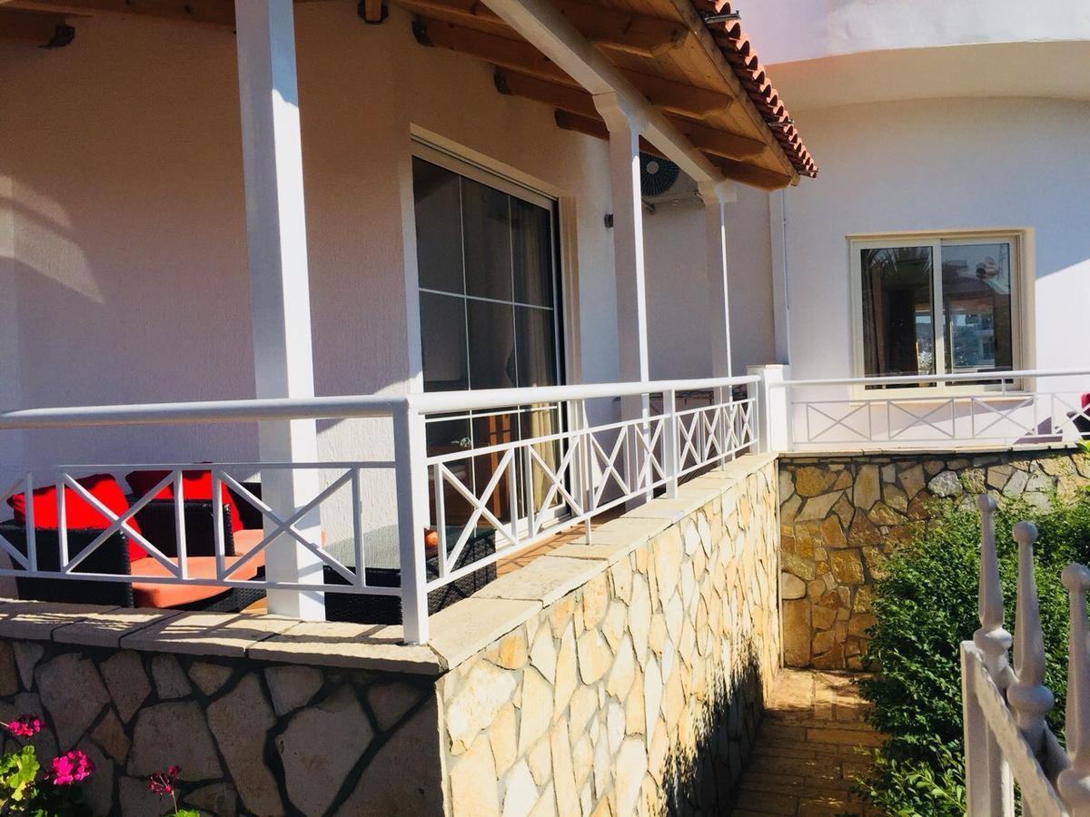 Apartments On The Beach Sarande Exterior photo