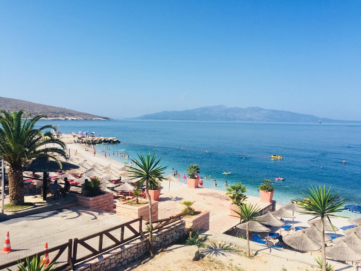 Apartments On The Beach Sarande Exterior photo